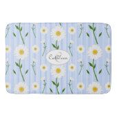 Monogram Summer Daisis Muster Light Blue Stripe Badematte (Vorderseite)