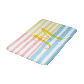 Monogram Summer Pink Blue Yellow Stripes Badematte (Schrägansicht)