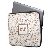 Monogram Terrazzo Brown and Beige and White Laptopschutzhülle (Vorderseite Links)