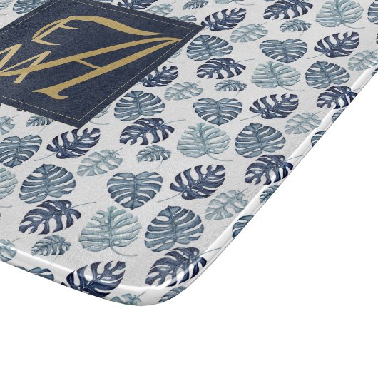 Monogram Tropical Palm Navy Blue Gold Hochzeit Schneidebrett (Ecke)