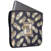 Monogram Tropical Pineapple Girly Gold Navy Laptopschutzhülle (Vorne Rechts)
