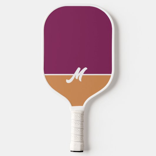 Monogram Two Tone Berry & Cinnamon mit White Pickleball Schläger (Rückseite)
