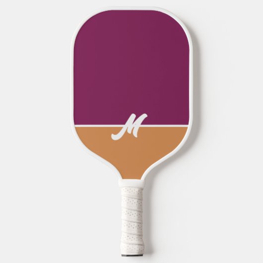 Monogram Two Tone Berry & Cinnamon mit White Pickleball Schläger (Vorderseite)