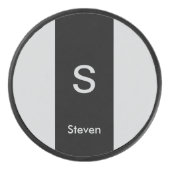 Monogram Two Tone Moderne Schwarz und Grau Eishockey Puck (Vorderseite)