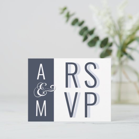 Monogram Typografy Minimalistisch Wedding RSVP Postkarte (Stehend Vorderseite)