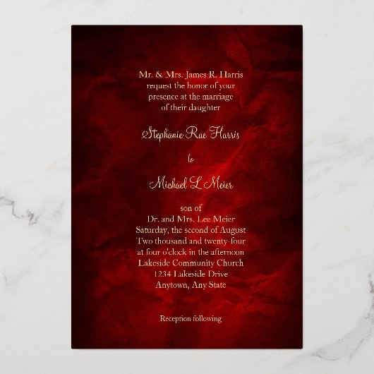 Monogram und Swirl auf Red Wedding Gold Folieneinladung (Rückseite)