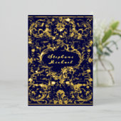 Monogram Wappen Antique Scrolled Navy Blue Wedding Folieneinladung (Stehend vorne)