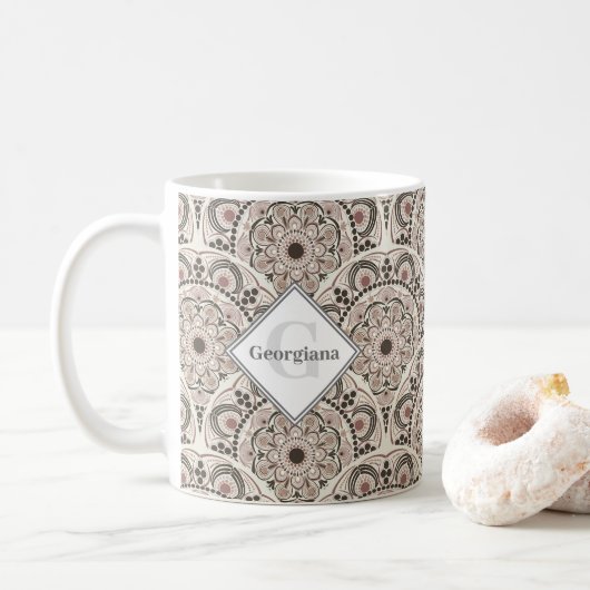 Monogram Warm Neutrals Dot Mandala Art Deco Scales Kaffeetasse (Mit Donut)