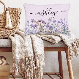 Monogram Wasserfarbe Lila Wildblume Meadow Dekokissen