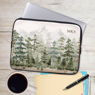 Monogram Watercolor Green Pine Forest on Mountain Laptopschutzhülle