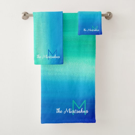 Monogram Watercolor Ocean Blue Green Ombre Beach Badhandtuch Set (Insitu)