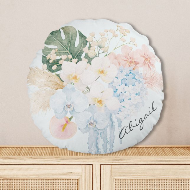 Monogram Watercolor Tropical Flower Bouquet Floral Rundes Kissen (Von Creator hochgeladen)
