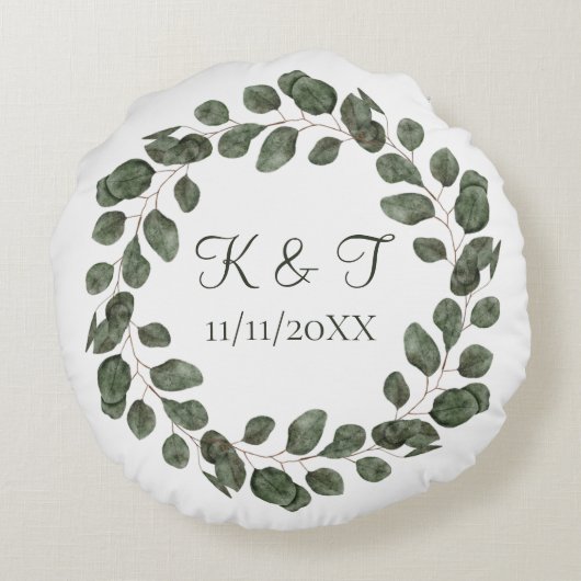 Monogram Wedding Date Eukalyptus Blätter Elegant Rundes Kissen (Rückseite)