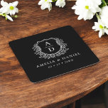 Monogram Wedding Floral Wappen Elegant Rechteckiger Pappuntersetzer<br><div class="desc">Fügen Sie Ihren Feiern eine elegante Touch mit dem modernen Monogram Wedding Wappen Square Paper Untersetzer hinzu. Diese Untersetzer mit einem ausgeklügelten Monogramm-Wappen sind ideal für Hochzeiten, Verlobungsfeiern oder Brautpartys. Stilvolle quadratische Form und hochwertiges, absorbierendes Papier schützen Oberflächen und verbessern Ihre Dekoration. Personalisieren Sie Ihre Initialen für eine einzigartige Touch....</div>