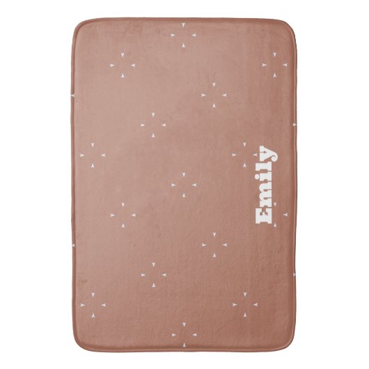 Monogram, weißer Pfeil auf mocha-mussen Hintergrun Badematte (Vorderseite Vertikal)