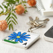 Monogram Whimsical Blue Daisy Schlüsselanhänger (Seite)