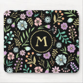 Monogram Whimsical Blume auf Black Mousepad (Vorne)