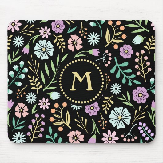 Monogram Whimsical Blume auf Black Mousepad (Vorne)
