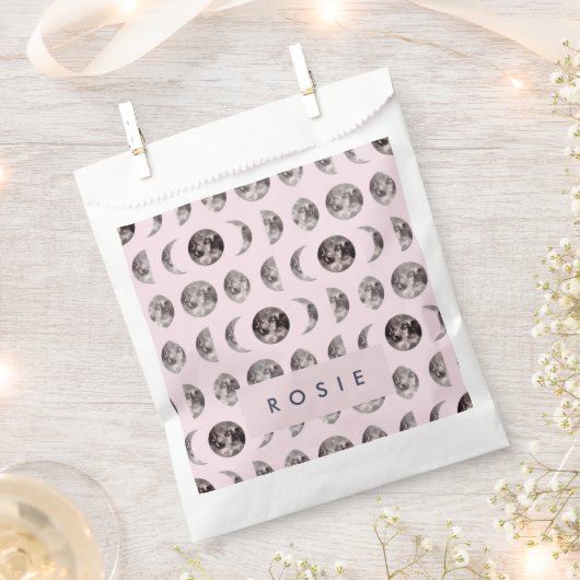 Monogram Whimsical Dreamy Moon Phases Geschenktütchen (Ausgeschnitten)