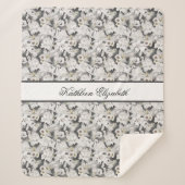 Monogram White Gray Swan Floral Elegant Stilvoll Sherpadecke (Vorderseite)