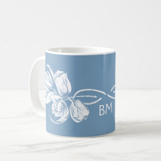 Monogram White Tulips on Dusk Blue Kaffeetasse (Vorderseite Links)