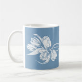 Monogram White Tulips on Dusk Blue Kaffeetasse (Links)