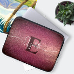 Monogram Wine Red Glitzer Girly Glam Laptopschutzhülle<br><div class="desc">Genießen Sie die glamouröse Welt der Mode und der Personalisierung mit unserem Mongram Wine Red Glitzer Girly Glam Laptop Sleeve! Dieser atemberaubende Laptop-Ärmel zeichnet sich durch eine kräftige Rotweinfarbe aus, die mit einem glitzernden Glitzer besticht und eine Touch unwiderstehlichen Charmes verleiht. Die mittlere Bühne ist für Ihren Namen und Ihr...</div>