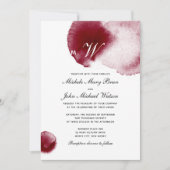 Monogram Wine Red Spill Burgundy Wedite Einladung (Vorderseite)