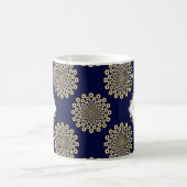 Monogram, wir beobachten Sie Navy & Gold Polka Dot Kaffeetasse (Mittel)