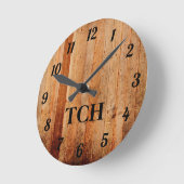 Monogram Wood Rustic Country Brown Black Runde Wanduhr (Winkel)
