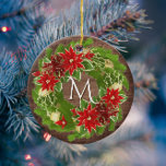 Monogram Wreath First Christmas New Zuhause Foto Keramik Ornament<br><div class="desc">Dieses erste Weihnachtsfest in unserem neuen Zuhause-Keepake-Ornament-Design verfügt über einen Monogramm Kranz auf der Vorderseite und ein Foto und Text auf der Rückseite. Die Kollektion der Koordinationsprodukte ist in unserem Shop, zazzle.com/store/doodlelulu, erhältlich. Kontaktieren Sie uns, wenn Sie dieses Design auf ein bestimmtes Produkt angewendet haben, um Ihr eigenes einzigartiges Match...</div>