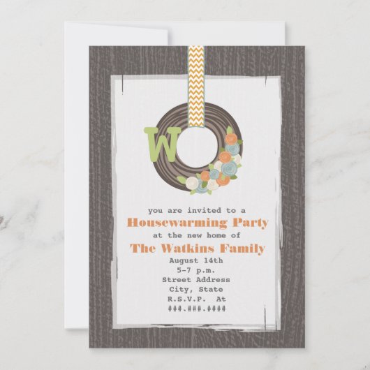 Monogram Wreath Wood Housewarming Party Einladung (Vorderseite)