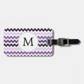 Monogram Zigzag Zickzack Muster in Lila Gepäckanhänger (Vorderseite horizontal)