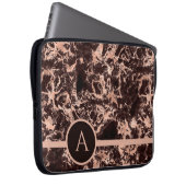 Monogramed Rose Gold Marble Laptopschutzhülle (Vorne Rechts)