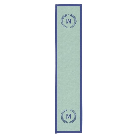 Monogramierte Mint-Green Imitate Linen & Blue Kran Kurzer Tischläufer (Vorderseite)