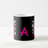 Monogramm 50 und fabelhaftes Schwarz-weißes Blumen Kaffeetasse (Mittel)