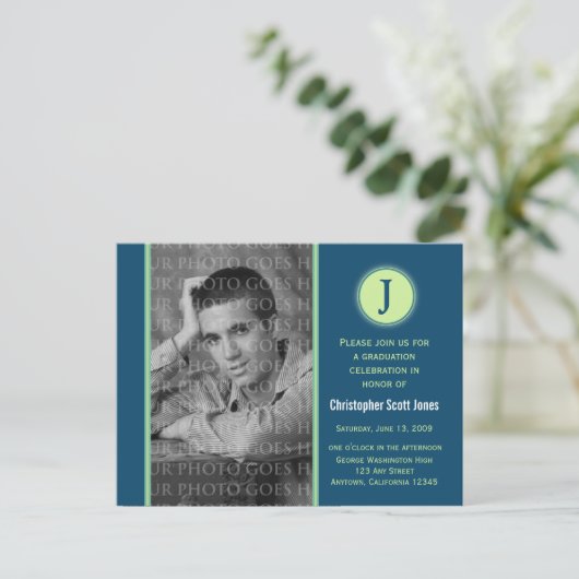 Monogramm Abschluss Ankündigung Postkarte (Stehend Vorderseite)