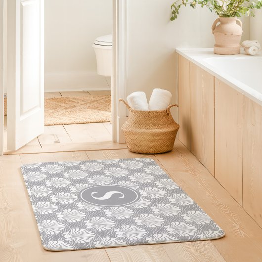 Monogramm an der grauen und der weißen Seashell-Kü Badematte