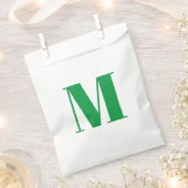 Monogramm Anfangsgrün anpassen Geschenktütchen (Ausgeschnitten)