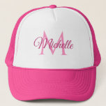 Monogramm Anfangsname für ihr weißes und heißes Ro Truckerkappe<br><div class="desc">Monogram Anfangsbuchstabenname für ihr weißes rosa Template Elegant Trendy White and Hot Pink Trucker Hut.</div>