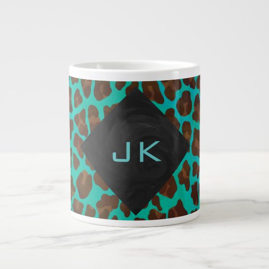 Monogramm Aquamarin und braun Leopard Jumbo-Tasse (Vorderseite)