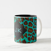 Monogramm Aquamarin und braun Leopard Zweifarbige Tasse (VorderseiteRechts)