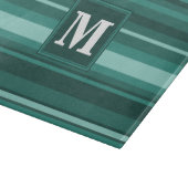 Monogramm aquamarine Streifen Schneidebrett (Ecke)