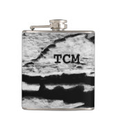 Monogramm auf Holz, schwarz und weiß Flachmann (Vorderseite)