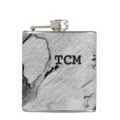 Monogramm auf Holz, schwarz und weiß Flachmann (Vorderseite)