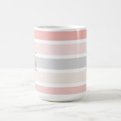 Monogramm auf modernen rosa grauen Streifen Kaffeetasse (Mittel)