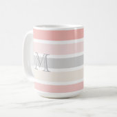 Monogramm auf modernen rosa grauen Streifen Kaffeetasse (Vorderseite Links)