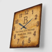 Monogramm aus antikem Papier, Personalisierte Wand Quadratische Wanduhr (Winkel)