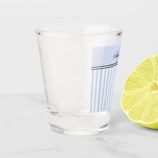 Monogramm aus blau-weißen Streifen Schnapsglas (Links)