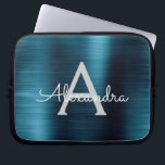 Monogramm aus blauem Metallic Modernes Chic Laptopschutzhülle<br><div class="desc">Blaue und graue Imitate Edelstahl Metallfolien Moderne und elegante Monogram Schlacke. Diese mit Monogramm personalisierte Laptop-Hülle kann auf Ihren Anfangs- und Vornamen angepasst werden und macht ein perfektes Weihnachts- oder Geburtstagsgeschenk.</div>